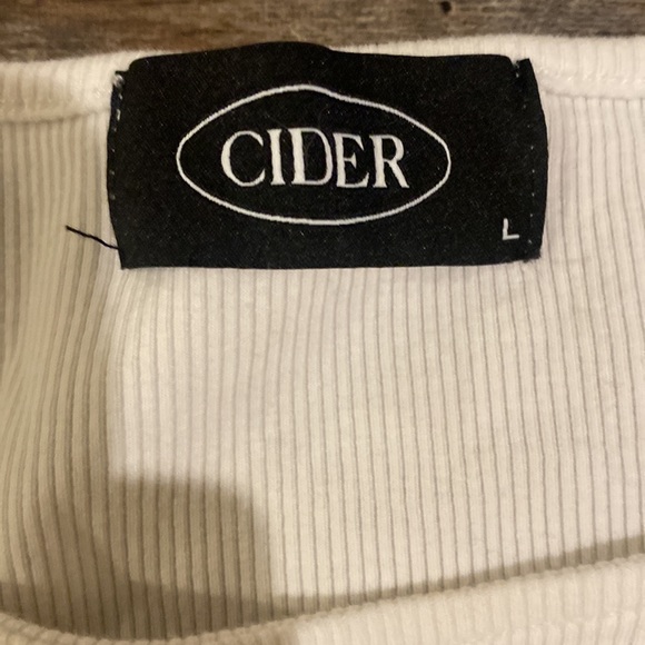 Cider Long Sleeved, Crop Top - Picture 2 of 2